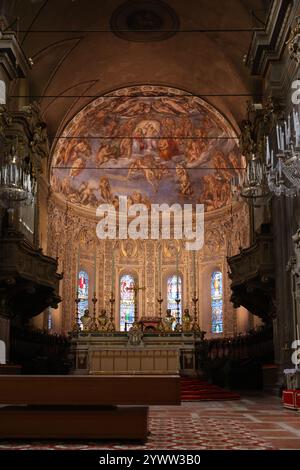 Ferrara, Italien - 8. Mai 2024: Das letzte Urteil von Bastianino über die Apsis der Kathedrale von Ferrara, Basilica Cattedrale di San Giorgio, Ferrara, Italien Stockfoto