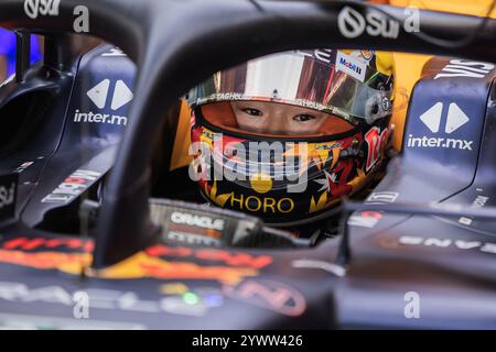 Yas Marina Circuit, Abu Dhabi, Vereinigte Arabische Emirate 10.Dezember 2024; Yuki Tsunoda fuhr Rebull RB20 während des Formel-1-Nachsaison-Tests Credit: Jay Hirano/AFLO/Alamy Live News Stockfoto