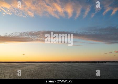 Erie's Presque Isle State Park vom Bicentennial Tower aus gesehen, der sich in Erie, Pennsylvania, USA befindet Stockfoto