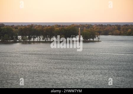 Erie's Presque Isle State Park vom Bicentennial Tower aus gesehen, der sich in Erie, Pennsylvania, USA befindet Stockfoto