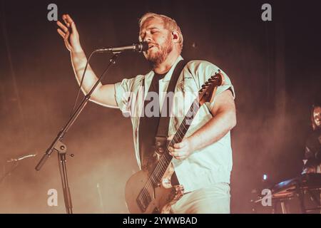 Newcastle, Großbritannien - 12. Dezember 2024: Everything Everything Perform at NX in Newcastle upon Tyne als Teil ihrer Mountainhead Tour. Foto: Thomas Jackson/Alamy Live News Stockfoto