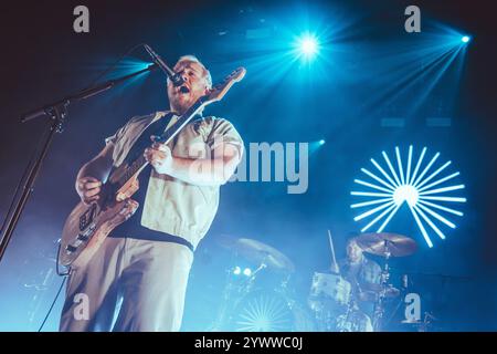 Newcastle, Großbritannien - 12. Dezember 2024: Everything Everything Perform at NX in Newcastle upon Tyne als Teil ihrer Mountainhead Tour. Foto: Thomas Jackson/Alamy Live News Stockfoto