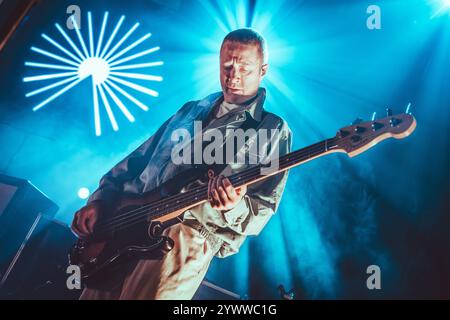 Newcastle, Großbritannien - 12. Dezember 2024: Everything Everything Perform at NX in Newcastle upon Tyne als Teil ihrer Mountainhead Tour. Foto: Thomas Jackson/Alamy Live News Stockfoto