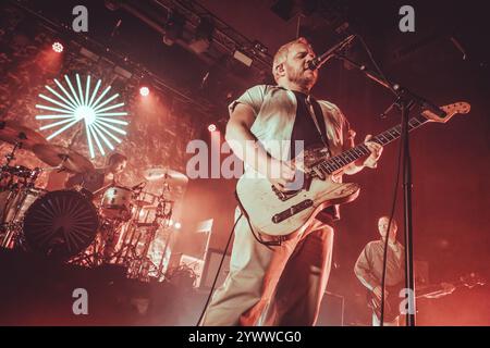 Newcastle, Großbritannien - 12. Dezember 2024: Everything Everything Perform at NX in Newcastle upon Tyne als Teil ihrer Mountainhead Tour. Foto: Thomas Jackson/Alamy Live News Stockfoto