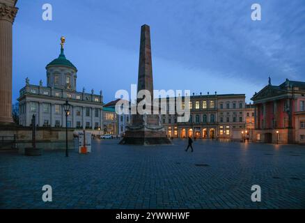 Stadtschloss, Obelisk, altes Rathaus, Potsdam Museum Forum für Kunst und Geschichte, Alter Markt am Abend, Potsdam, Brandenburg, Deutschland *** Stadtschloss, Obelisk, altes Rathaus, Potsdam Museum Forum für Kunst und Geschichte, Alter Markt am Abend, Potsdam, Brandenburg, Deutschland Stockfoto