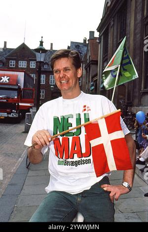 Kopenhagen/Dänemark/15. Mai 1993/historische Archivbilder ) dänen inszeniert keine Protestkundgebung zum eu-Massrichet-Projekt dänischer Kompain agianst dänischer Referdeum Masstrichet Tag der Referendumssitzung am eu-Projekt am 18. Mai 1993 in dänischer Hauptstadt. (Foto. Francis Joseph Dean/Dean Pictures) (nicht für kommerzielle Zwecke) Stockfoto