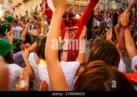 Dämonen „Dimonis“ während der Feierlichkeiten von Sant Joan degollat, Sant Joan Stadt, Mallorca, Balearen, Spanien Stockfoto