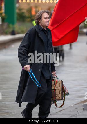 London, Großbritannien. Dezember 2024. Jonathan Ross sah außerhalb von Global Radio Credit: Richard Lincoln/Alamy Live News Stockfoto