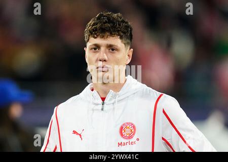 Girona, Spanien. Dezember 2024. Ladislav Krejci von Girona FC spielte am 10. Dezember 2024 im Montilivi-Stadion in Barcelona, Spanien, während des Spiels der UEFA Champions League (Datum 6) zwischen Girona FC und Liverpool FC. (Foto: Sergio Ruiz/Imago) Credit: PRESSINPHOTO SPORTS AGENCY/Alamy Live News Stockfoto