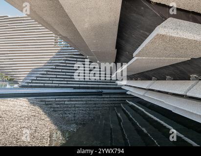 Die Architektur des Victoria and Albert Museum and Reflection, Dundee, Angus, Schottland Stockfoto