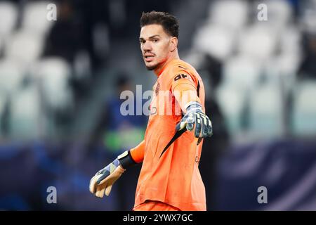 Turin, Italien. 11. Dezember 2024. Ederson Santana de Moraes vom Manchester City FC Gesten während des Fußballspiels der UEFA Champions League 2024/25 zwischen Juventus FC und Manchester City FC. Quelle: Nicolò Campo/Alamy Live News Stockfoto