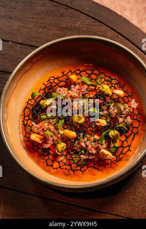 Ein Gitter über einer Suppe. Stockfoto