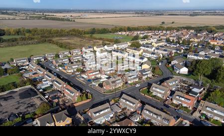 Drohnenfoto des Dorfes Moorends im Nordosten des Metropolitan Borough of Doncaster, South Yorkshire, zeigt Wohnhäuser Stockfoto