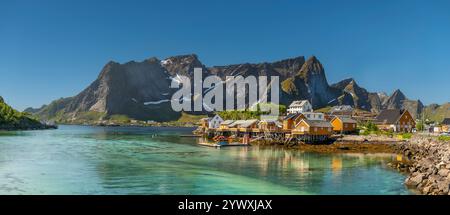 Anita's Seafood Restaurant, Reine Fischerdorf, Lofoten, Norwegen. Stockfoto