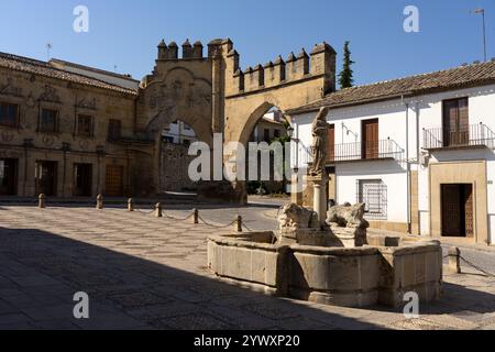 Der Platz von Lyon in der Altstadt von Baeza, UNESCO-Weltkulturerbe, Jaen, Spanien. Stockfoto
