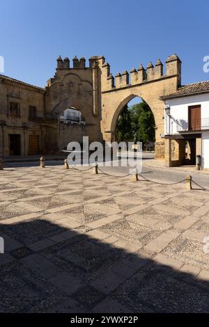 Der Platz von Lyon in der Altstadt von Baeza, UNESCO-Weltkulturerbe, Jaen, Spanien. Stockfoto