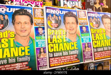 Brad Pitt - Angelina Jolie Beziehung macht Schlagzeilen auf der Titelseite auf dem Cover von National Enquirer. Vaterschaftsrechte eines Star-Stars der A-Liste. Stockfoto