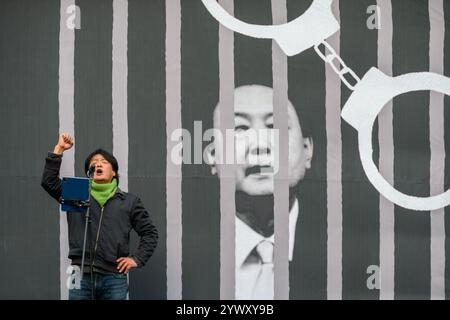 Seoul, Südkorea. Dezember 2024. Ein Demonstrant nimmt an einer Kundgebung Teil, die die Amtsenthebung des südkoreanischen Präsidenten Yoon Suk Yeol in Seoul fordert. Quelle: SOPA Images Limited/Alamy Live News Stockfoto