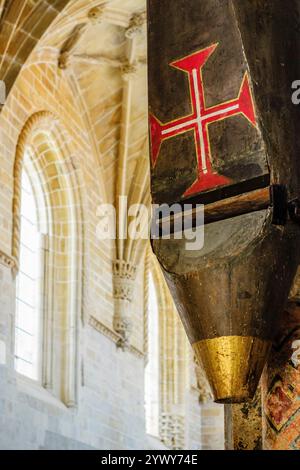 Templerkreuz, La Charola, 12. Jahrhundert, ehemaliges romanisches Oratorium der Templer, inspiriert von der Grabeskirche, Kirche des Konventen Stockfoto