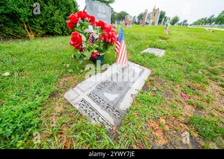 Alphonse Capone, der berüchtigte Chicagoer Gangster, ruht in Mt. Carmel Cemetery, Hillside, Illinois, auf einem bescheidenen Familiengrundstück, das von einem einfachen Grabstein gekennzeichnet ist Stockfoto