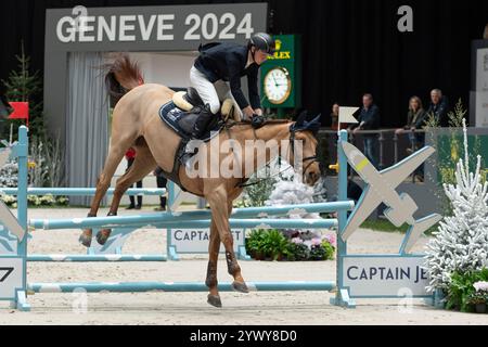 Genf, Schweiz. Dezember 2024. Gaetan Joliat (SUI) fährt Just Special VK während des CHI Genève Prix Swiss Wine Genève im Palexpo in Genève. Credit: Patrick Dancel/SIPA USA Credit: SIPA USA/Alamy Live News Stockfoto