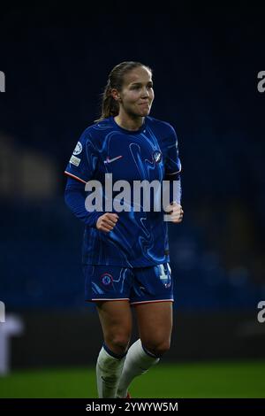 LONDON, ENGLAND - 11. DEZEMBER: Guro Reiten beim Spiel der UEFA Women's Champions League zwischen Chelsea FC Women und FC Twente Women in Stamford Bri Stockfoto