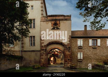 Reentzheim, Elsass, Frankreich - 18. Oktober 2024 - das mittelalterliche Dorf Rientzheim in der elsässischen Weinregion Stockfoto