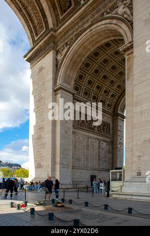 Grab des unbekannten Soldaten unter dem Arc de Triumphe in Paris, Frankreich Stockfoto