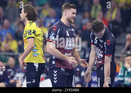 Mannheim, Deutschland. Dezember 2024. Johannes Golla(SG Flensburg-Handewitt, #4) Rhein-Neckar Loewen vs. SG Flensburg-Handewitt, Handball, 1. Liga, HBL, Spielzeit 2024/2025, 14. Spieltag, 12.12.2024 Foto: Eibner-Pressefoto/Achim Kunetka Credit: dpa/Alamy Live News Stockfoto