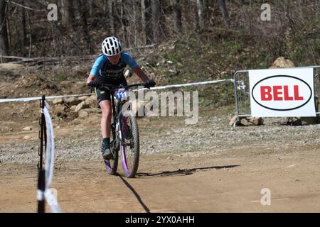 XCO-Rennen für Damen im WindRock Bicycle Park in Oliver Springs, Tennessee, USA. Stockfoto