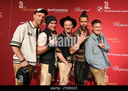 Leipzig - Spendengala im Kampf gegen Leukämie: Dutzende Sterne bei der 30. JosÃ Carreras Gala 12.12.2024 ab 18 Uhr Leipzig, Media City Leipzig Fotograf: EHL Media/Dietmar Thomas im Foto: Voxxclub, Band am Donnerstag überträgt der MDR ab 20,15 Uhr live aus Leipzig die 30. JosÃ Carreras Gala. Gastgeber und Stifter JosÃ Carreras wird in seiner großen Vision Leukämie muss heilbar werden. Immer und bei jedem wieder von prominenten internationale und nationale Künstlerfreunden unterstützt. Gemeinsam mit Gastgeber JosÃ Carreras werden auch in diesem Jahr die TV-Moderatoren und Botschafter der JosÃ CA Stockfoto