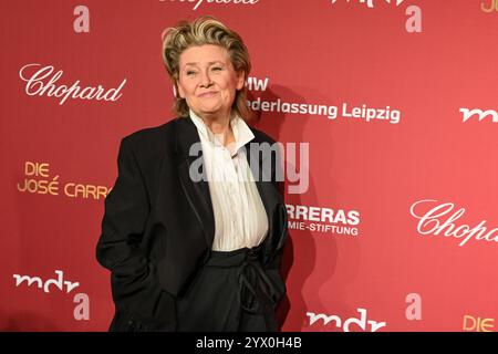 Leipzig - Spendengala im Kampf gegen Leukämie: Dutzende Sterne bei der 30. JosÃ Carreras Gala 12.12.2024 ab 18 Uhr Leipzig, Media City Leipzig Fotograf: EHL Media/Dietmar Thomas im Foto: Gitte Haenning, Sängerin und Schauspielerin am Donnerstag überträgt der MDR ab 20,15 Uhr live aus Leipzig die 30. JosÃ Carreras Gala. Gastgeber und Stifter JosÃ Carreras wird in seiner großen Vision Leukämie muss heilbar werden. Immer und bei jedem wieder von prominenten internationale und nationale Künstlerfreunden unterstützt. Gemeinsam mit Gastgeber JosÃ Carreras werden auch in diesem Jahr die TV-Moderatore Stockfoto