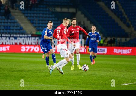 Krakau, Polen, 12. Dezember 2024, Ein Fußballspiel im 7. Spieltag der polnischen 1. Liga zwischen Wisla Krakau und Miedz Legnica, OP: Wiktor Biedrzycki Stockfoto