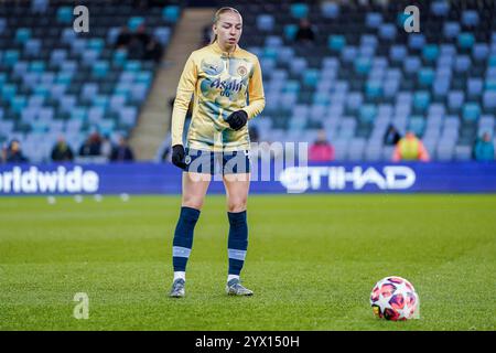 Manchester, Großbritannien. Donnerstag, 12. Dezember 2024, UEFA Women's Champions League: Manchester City Women vs SKN St. Pölten Women im Jole Stadium. Manchester City Defender Codie Thomas 44. James Giblin/Alamy Live News. Stockfoto