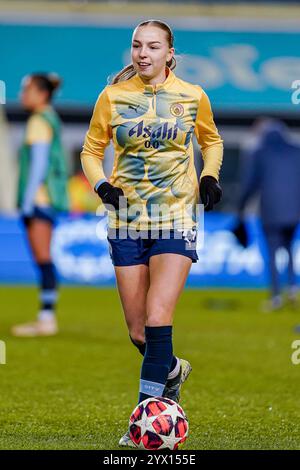 Manchester, Großbritannien. Donnerstag, 12. Dezember 2024, UEFA Women's Champions League: Manchester City Women vs SKN St. Pölten Women im Jole Stadium. Manchester City Defender Codie Thomas 44. James Giblin/Alamy Live News. Stockfoto