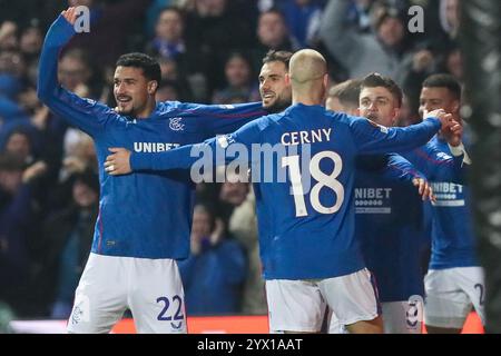 Glasgow, Großbritannien. Dezember 2024. Die Rangers spielten Tottenham Hotspur (Spurs) in der UEFA Europa League - League Stage im Ibrox Stadium in Glasgow, Schottland. Das Ergebnis war die Rangers 1:1, Tottenham Hotspur. Die Tore wurden von H. Igamane (47) für die Rangers und D. Kulusevski (75) für die Spurs erzielt. Quelle: Findlay/Alamy Live News Stockfoto