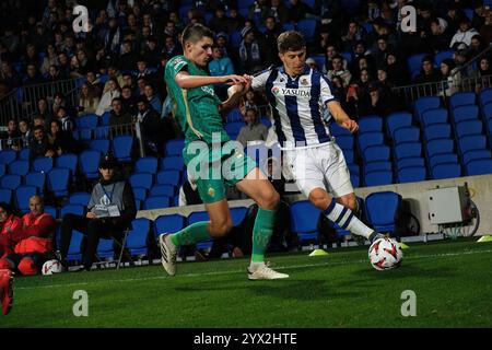 Donostia / San Sebastián, Gipuzkoa, Spanien - 12. Dezember 2024: Aihen Muñoz versucht, in der reale Arena im Spiel Real Sociedad gegen Dynamo Kyiv, Teil der Europa League, in das Gebiet zu gelangen. Quelle: Rubén Gil/Alamy Live News. Stockfoto