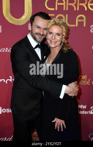 Victoria Herrmann mit Ehemann David Böthig bei der 30. JosÃ Carreras Gala 2024 in der Medienstadt Leipzig. Leipzig, 12.12.2024 *** Victoria Herrmann mit Ehemann David Böthig bei der JosÃ Carreras Gala 30 2024 in der Medienstadt Leipzig Leipzig, 12 12 2024 Foto:XF.xKernx/xFuturexImagex carreras 4285 Stockfoto