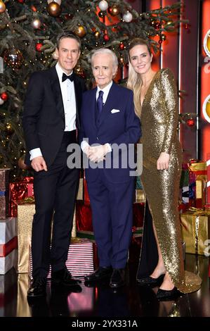 Sven Lorig, Jose Carreras und Stephanie Müller-Spirra bei der 30. JosÃ Carreras Gala 2024 in der Medienstadt Leipzig. Leipzig, 12.12.2024 *** Sven Lorig, Jose Carreras und Stephanie Müller Spirra bei der JosÃ Carreras Gala 30 2024 in der Medienstadt Leipzig Leipzig, 12 12 2024 Foto:XF.xKernx/xFuturexImagex carreras 4469 Stockfoto