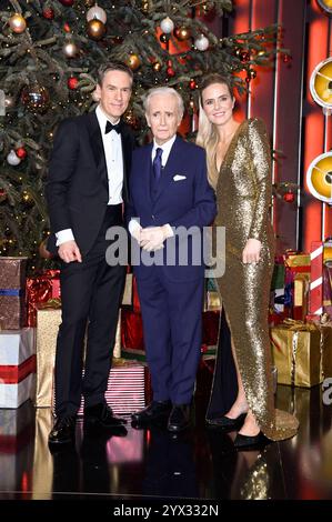 Sven Lorig, Jose Carreras und Stephanie Müller-Spirra bei der 30. JosÃ Carreras Gala 2024 in der Medienstadt Leipzig. Leipzig, 12.12.2024 *** Sven Lorig, Jose Carreras und Stephanie Müller Spirra bei der JosÃ Carreras Gala 30 2024 in der Medienstadt Leipzig Leipzig, 12 12 2024 Foto:XF.xKernx/xFuturexImagex carreras 4468 Stockfoto