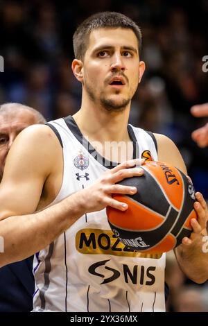 Berlin, Deutschland. Dezember 2024. Vanja Marinkovic (9) aus Partizan Belgrad, das während des Basketballspiels der Turkish Airlines EuroLeague zwischen ALBA Berlin und Partizan Mozzart in der Uber Arena in Berlin gespielt wurde. Quelle: Gonzales Photo/Alamy Live News Stockfoto