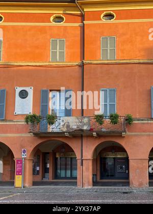 Busseto, Parma, Italien - 23. November 2024 die Fassade des Verdiano-Museums in busseto. Italien. Zeigt den Geburtsort des berühmten Komponisten Giusep Stockfoto