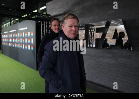 Schweiz, Zürich. Dezember 2024. 13. Dezember 2024, Schweiz, Zürich: Fußball: WM-Qualifikation Europa, Ronald Koeman, Trainer der Niederlande, kommt bei der Verlosung der WM-Qualifikation 2026 an. Foto: Christian Charisius/dpa Credit: dpa Picture Alliance/Alamy Live News Credit: dpa Picture Alliance/Alamy Live News Stockfoto