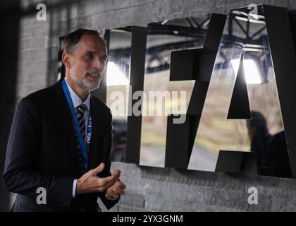 Schweiz, Zürich. Dezember 2024. 13. Dezember 2024, Schweiz, Zürich: Fußball: WM-Qualifikation Europa, Thomas Tuchel, Englandtrainer, kommt bei der Verlosung der WM-Qualifikation 2026 an. Foto: Christian Charisius/dpa Credit: dpa Picture Alliance/Alamy Live News Credit: dpa Picture Alliance/Alamy Live News Stockfoto