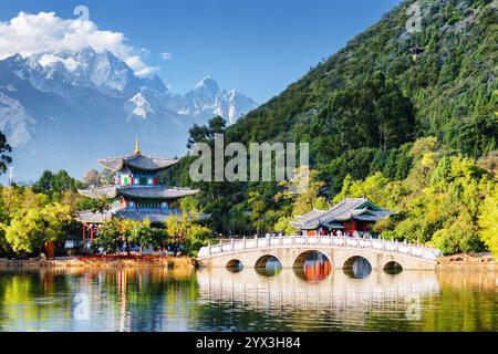 Der Jade Dragon Snow Mountain und der Black Dragon Pool, China Stockfoto