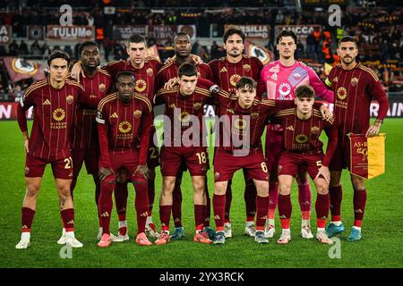 Rom, Italie. Dezember 2024. Team von AS Roma während des Fußballspiels der UEFA Europa League, League Phase MD6 zwischen AS Roma und SC Braga am 12. Dezember 2024 im Stadio Olimpico in Rom, Italien - Foto Matthieu Mirville (M Insabato)/DPPI Credit: DPPI Media/Alamy Live News Stockfoto