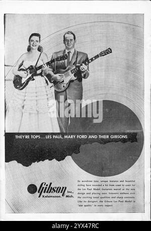 Eine Anzeige für Les Paul Model Gibson E-Gitarren mit Fotos von Les und seiner Frau Mary Ford. Aus einem Musikmagazin von 1953. Stockfoto