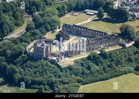 Bolsover Castle, ein Landhaus aus dem 17. Jahrhundert, das über den Überresten eines Turms erbaut wurde, der Burg an der Stelle einer Motte und einer Vorburg in Derbyshire, 2022. Stockfoto