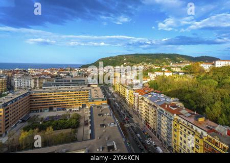 Aus der Vogelperspektive von den Balkonen von San Sebastian, Donostia, im Viertel Egia, Baskenland Stockfoto