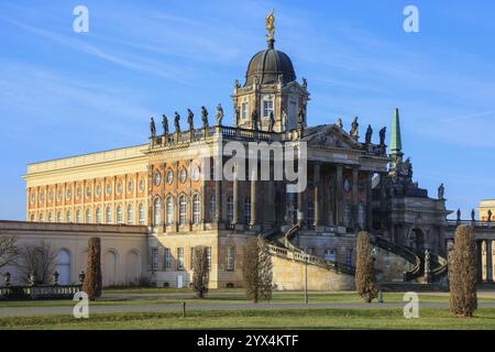 Kolonnaden mit Triumphtor, Neues Schloss, UNESCO-Weltkulturerbe-Park Sanssouci, Potsdam, Brandenburg, Deutschland, Europa Stockfoto